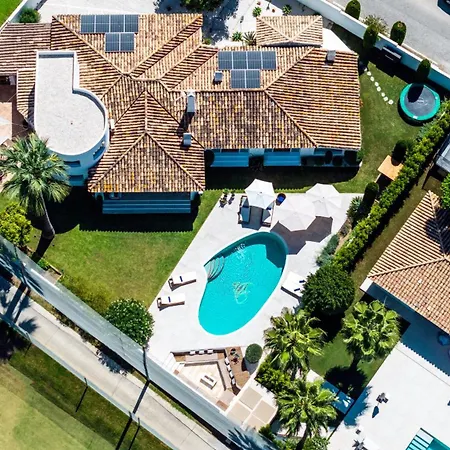 Vacation I Moss, Ibiza-style Villa, Golf-front, Swimming-pool, Biohacking, Sauna, Fire-pit Lounge, 7min From Puerto Banus Vila Marbella